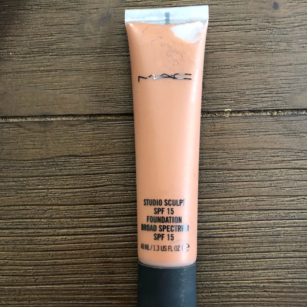 Mac Studio Sculpt foundation NW 45